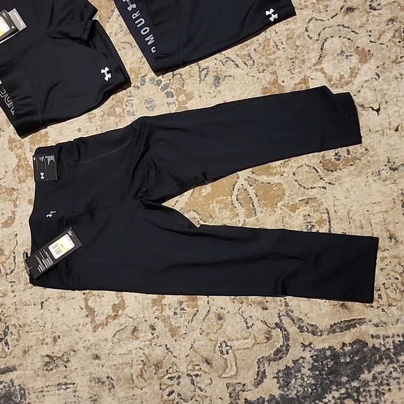 Under Armour workout capri with pockets - Picture 4 of 4